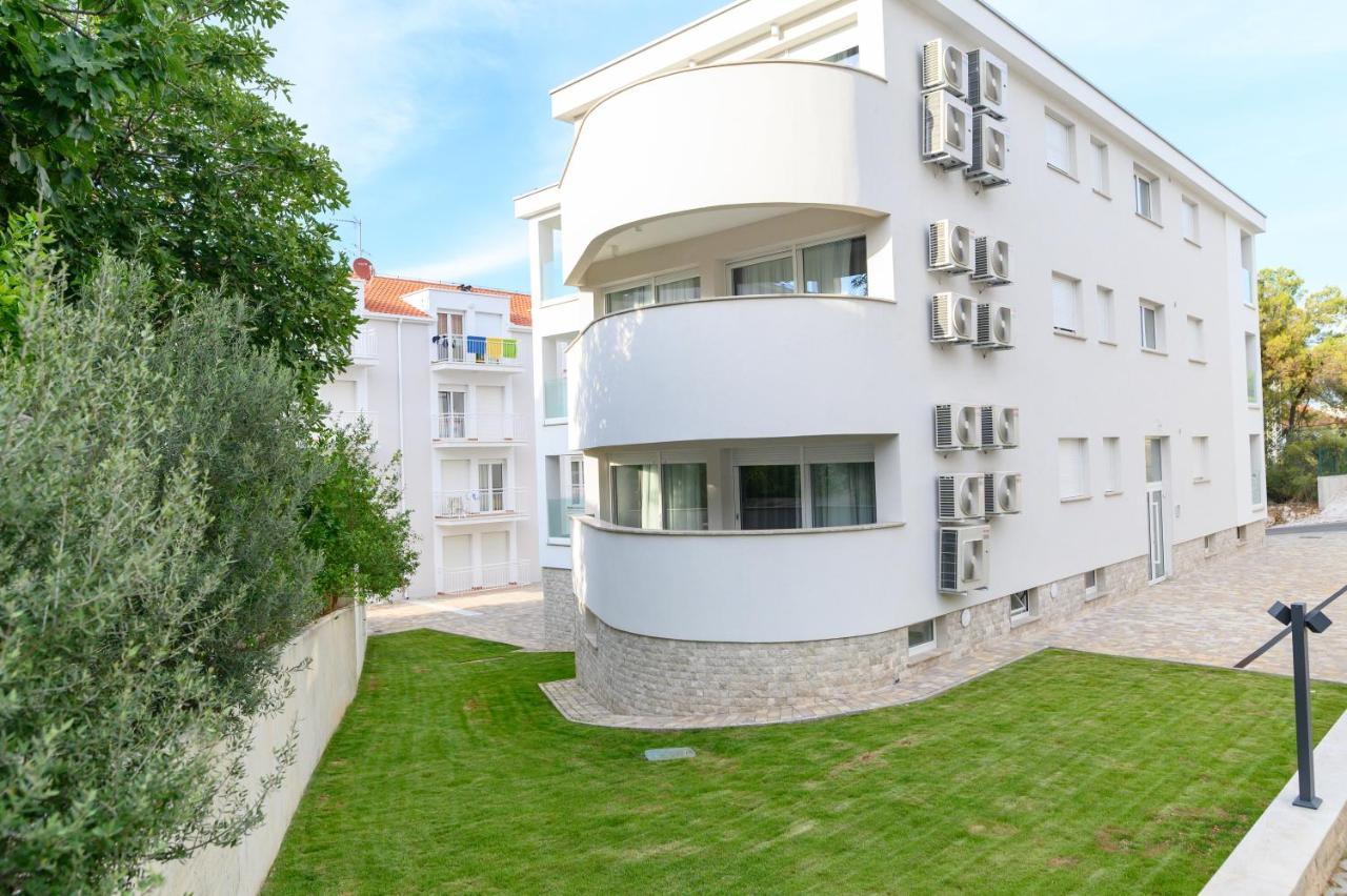 Malo More Resort Arbanija 외부 사진