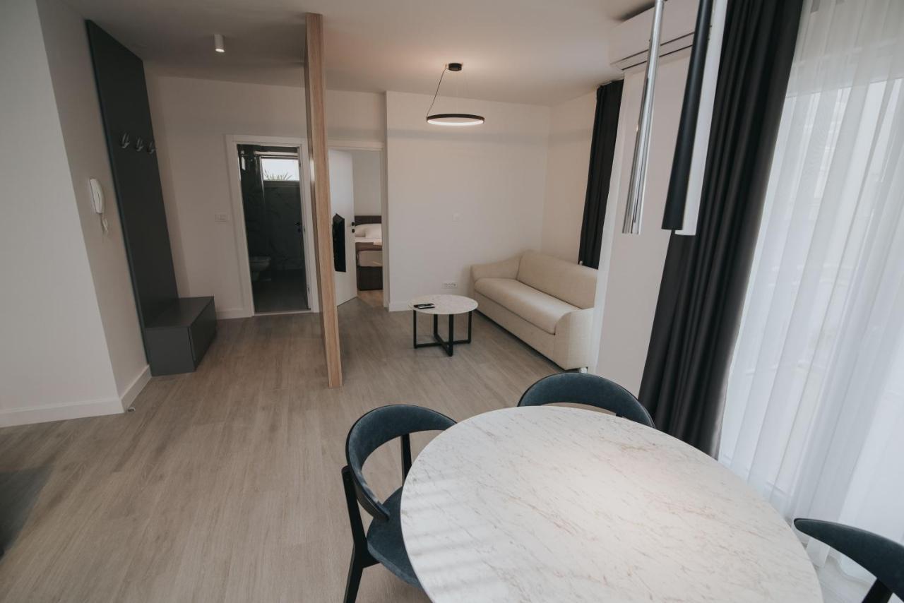 Malo More Resort Arbanija 외부 사진